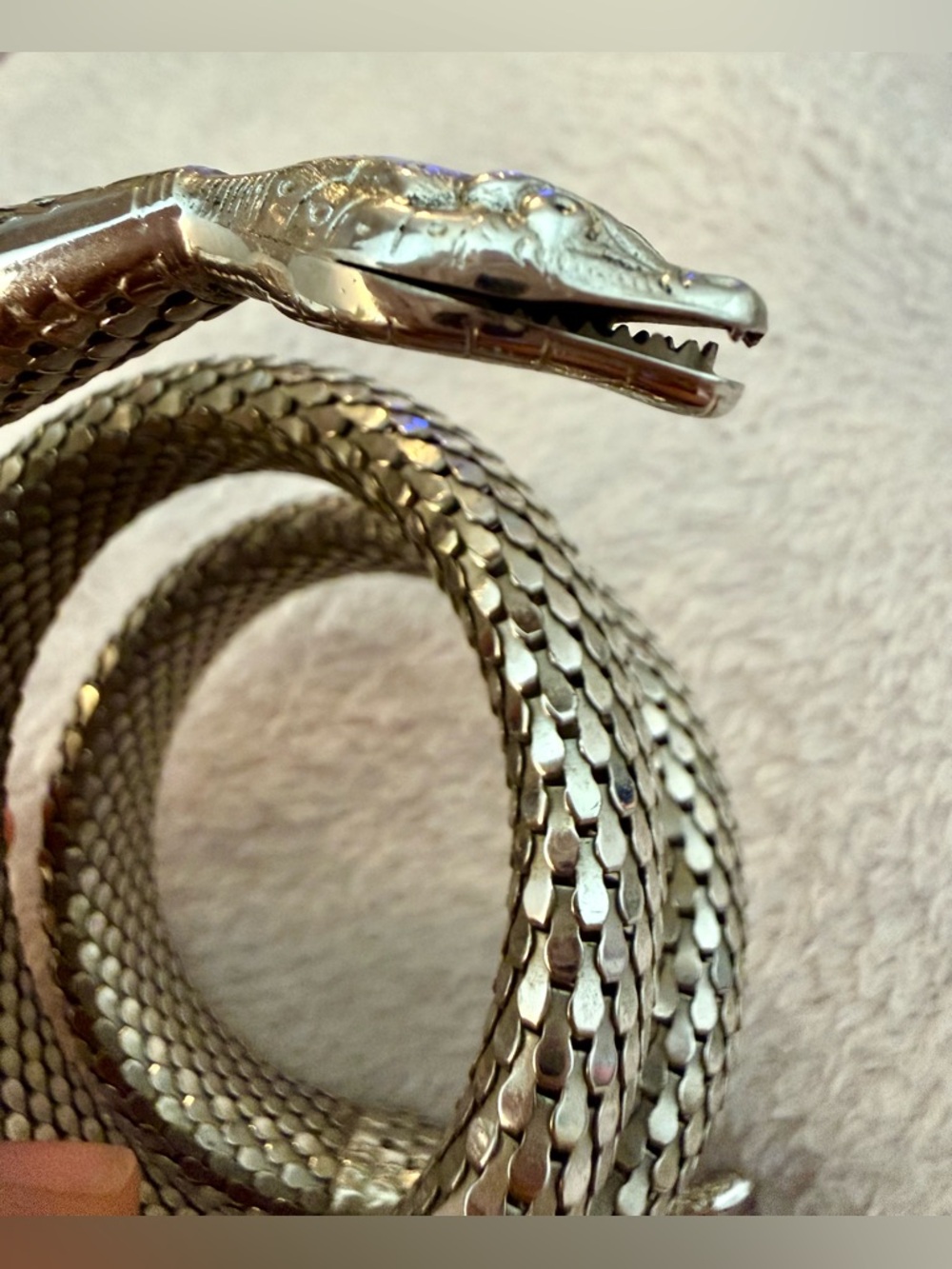 Vintage 1960s Whiting & Davis Silver Coiled Serpent Bracelet 🖤 - Picture 10 of 17